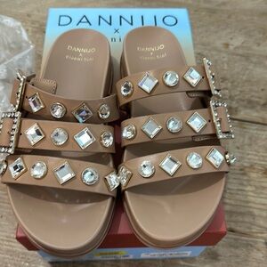 NWT and box Gianni bini slides